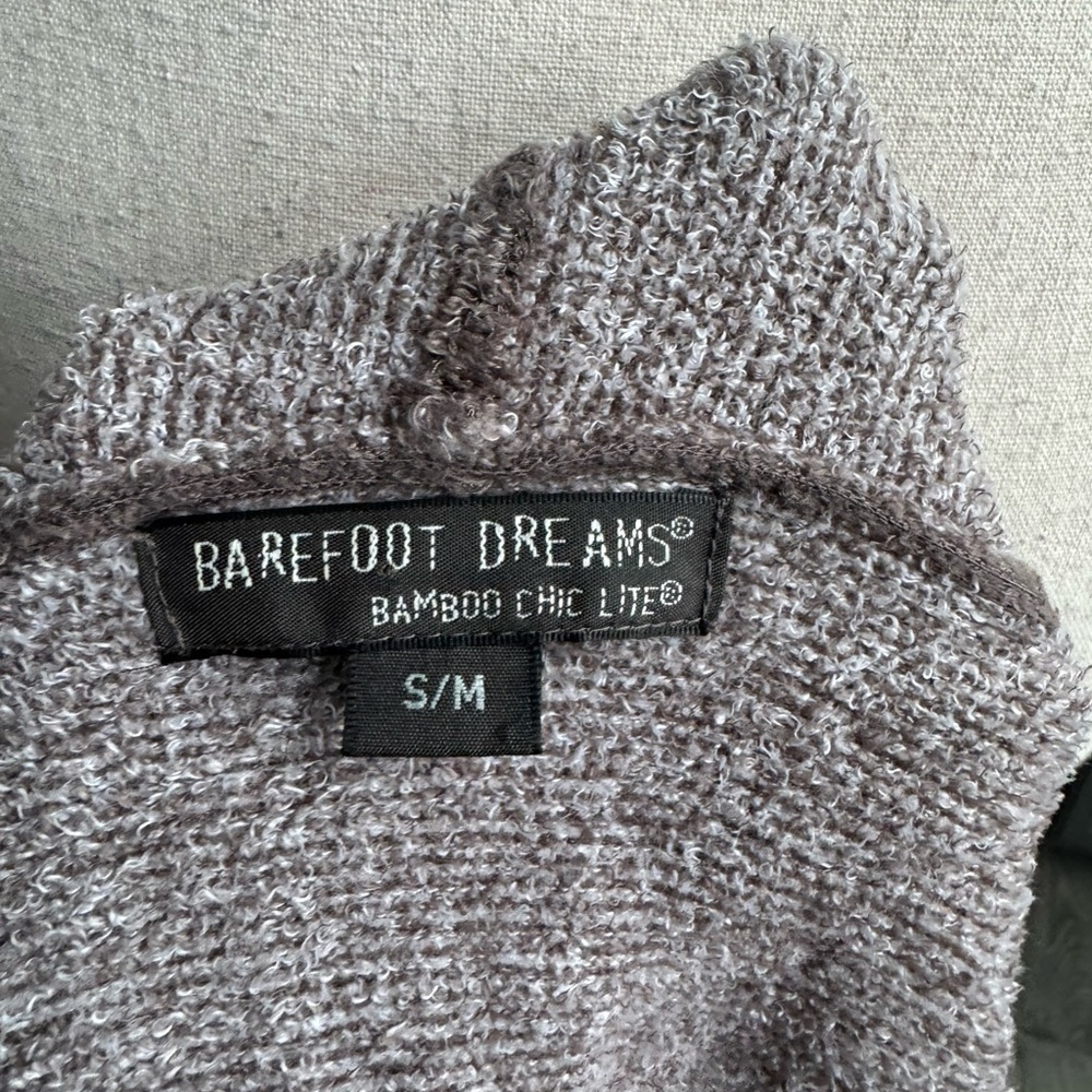 Barefoot Dreams Bamboo Chic Lite in Size Small/Medium - Picture 4 of 6